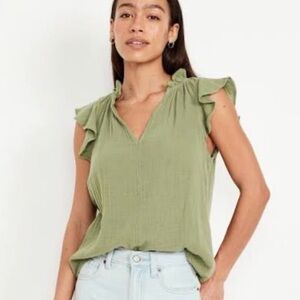 Old Navy sleeveless crinkle top